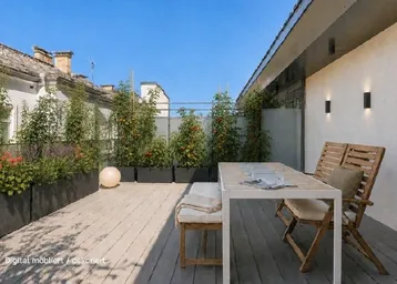 Sonnige Dachterrasse mit Holzboden, Esstisch und begrünten Pflanzkübeln für entspannte Stunden im Freien.