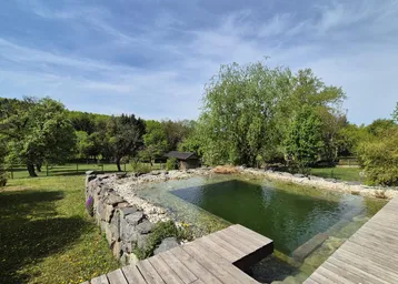 Expose NÄHE PRESSBAUM GROSSZÜGIGES EINFAMILIENHAUS MIT SCHWIMMTEICH DIREKT AN DER GRÜNLANDGRENZE