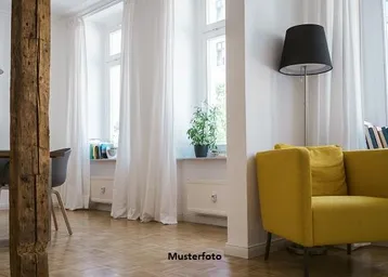 Expose Luxuriöse 4-Zimmer-Wohnung im 2. OG mit Balkon & TG-Stellplatz