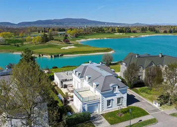 Expose SEEVILLA IM GOLFRESORT FONTANA mit direktem Wasserzugang