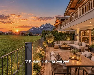 Große möblierte Terrasse mit Essbereich und Lounge-Sofa, bietet einen atemberaubenden Blick auf die Berge bei Sonnenuntergang.