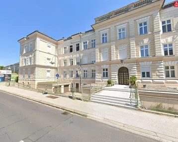 Expose Großzügige und leistbare 3-Zimmer-Wohnung mit Parkplatz in angenehmer Wohnlage in Wels - Teilsanierung !