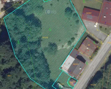 Expose Grundstück in Uttendorf – großzügige Fläche mit Baugrund, Garten- und Waldanteil 