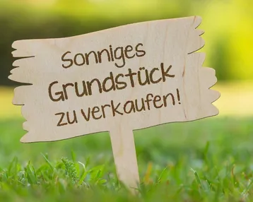 Expose Grundstück in zentraler Ruhelage mit Altbestand
