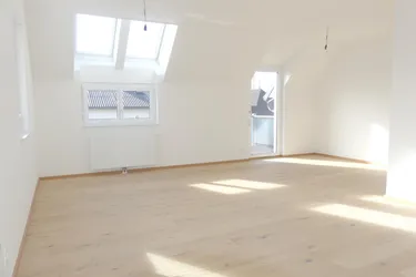 Top 10, Helle Wohnung mit Balkon und Vorteilhafter Lage