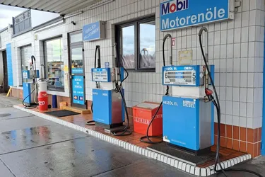 Tankstelle mit Betriebsanlagen, Wohnungen,.... wegen Pensionierung zu vergeben