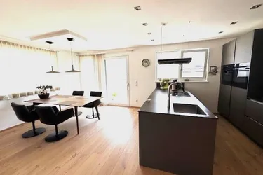 Exklusive Dachgeschosswohnung mit sonniger Süd-Terrasse in Mils