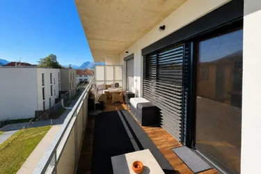 Neuwertige 3-Zimmerwohnung mit Südbalkon &amp; Tiefgarage in Hall-Schönegg
