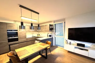 Neuwertige 3-Zimmerwohnung mit Südbalkon &amp; Tiefgarage in Hall-Schönegg