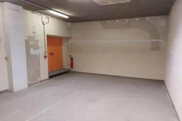 Lager mit Büro Nähe Zentrum