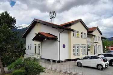Mehrzweckhaus in zentraler Lage