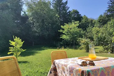 Klosterneuburg Zentrum: Sanierungsbedürftiges Haus mit sonnigem Garten auf Pachtgrund