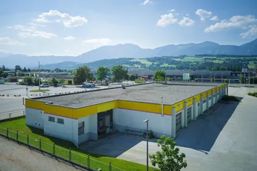 Vielseitige Gewerbeimmobilie mit Parkplätzen für Ihre Geschäftsidee in Wörgl
