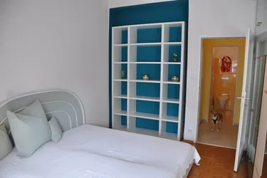 Günstige, sofort beziehbare Dachgeschosswohnung zur Geldanlage und Weitervermietung, eventuell an Studenten.