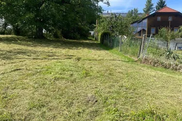 Traumgrundstück ca. 723m² in Grolzham, ohne BAUZWANG – Eigenheim mit Grünblick!