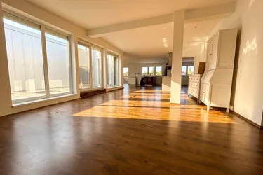 Traumhafte Dachgeschoßwohnung in Lenzing - 151 m² + 24m² Atrium, 4 Zimmer, Balkon &amp; Garage!