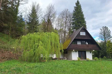 Ferienhaus mit tollem Grundstück zu vermieten!