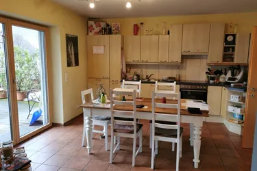 Großzügiges Zweifamilienhaus zu verkaufen