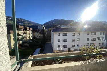 2 Zimmer Dachwohnung mit Loggia