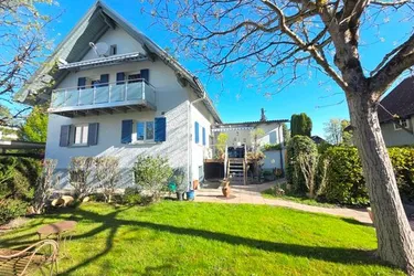 Bezauberndes Einfamilienhaus mit Einliegerwohnung und schönem Garten in zentraler Lage von Altach!