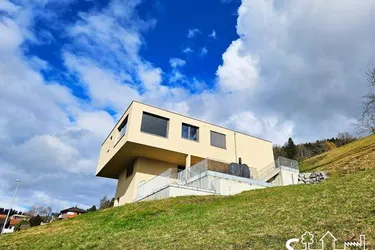 Neues, modernes Architektenhaus mit traumhaftem Ausblick auf das Rheintal!
