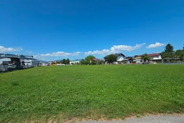 Schönes Grundstück in guter Lage im Baurecht zu vergeben!