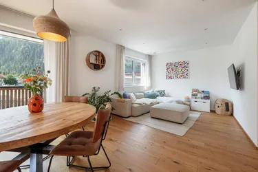 Neuwertige Wohnung in ruhiger Sonnenlage zentral in Ötz