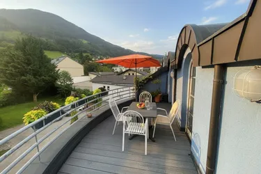 Wohn- und Geschäftshaus mit toller Dachgeschoßwohnung in ruhiger, sonniger Stadtrandlage von Schwaz