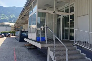 Schwaz: Handels-, Gewerbe- und Geschäftsflächen samt 104 Parkplätzen langfristig zu pachten