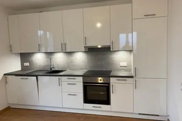 Gartenwohnung inkl. Komplettküche und Stellplatz