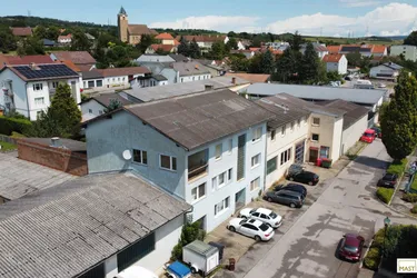 Mehrparteienhaus mit insgesamt 8 Wohnungen und einer großzügigen Halle direkt in Leobendorf - 4 km von Korneuburg entfernt