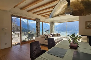 Repräsentatives Traumhaus im Zillertal. Top Qualität, unverbaubare Aussicht, Pool...