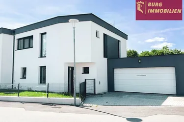 Doppelhaus Hälfte mit Garage