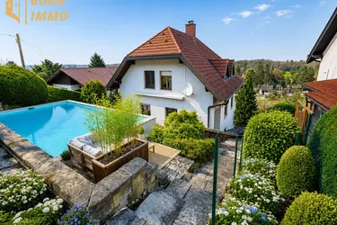 Familienhaus auf 3 Ebenen, beheizbarer Pool, Garage, 1.007 m² Grund