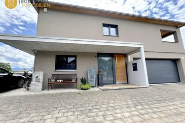 MEININGEN: Modern, gemütlich, neuwertig. Haus in Grenznähe!