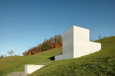 Einzigartige Architektur trifft atemberaubende Lage – Das Haus der Kammern