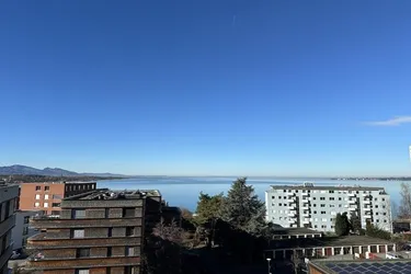 Lochau: Exklusive Dachwohnung mit Seeblick und zwei Balkonen
