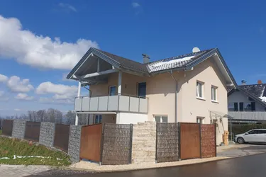 Einfamilienhaus mit umwerfenden Panoramablick.