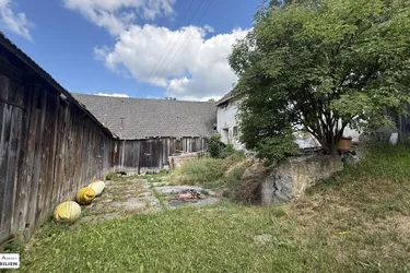 Charmantes Bauernhaus in Purk, 70m², 3 Zimmer, Garten, sanierungsbedürftig