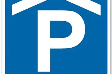 Parkplatz nahe Autobahnauffahrt Mitte - unweit vom Stadtkern entfernt