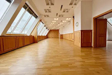 Büroräumlichkeiten Nähe Rathaus/Schottentor! Unbefristet!