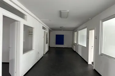 Moderne Büro/Geschäftsräumlichkeiten (3 separate Büroräume) in verkehrsgünstiger Lage von Kalsdorf! (Nähe Autobahnauffahrt Kalsdorf/Flughafen Graz) 