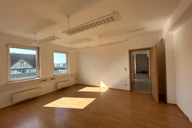 Büro- bzw. Ordinationsräumlichkeiten (4 Zimmer) Nähe Shopping City Seiersberg! 