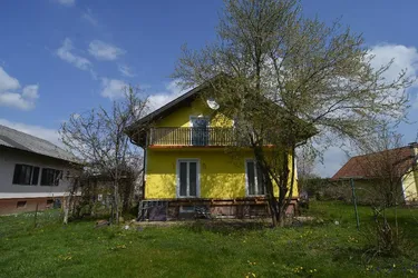 Naturnahes Wohnen mit Charme – Großzügiges Zweifamilienhaus in ruhiger Lage!
