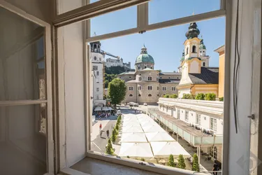 Historisches Ambiente am Mozartplatz: Repräsentative Büro- &amp; Galerieräume