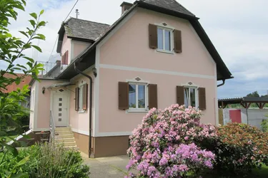 * SONNIGES EINFAMILIENHAUS MIT CA. 1200 M2 GARTEN *