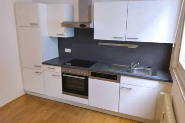 Heller 2 ZIMMER-NEUBAU + ruhiger Balkon 4,5m² + extra Küche möbliert + Lift + nähe Jakominiplatz