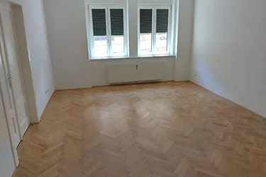 2er-WG: 3 ZIMMER-Wohnung + ruhiger Balkon + extra Küche möbliert + Bad mit Dusche / WC / Fenster!