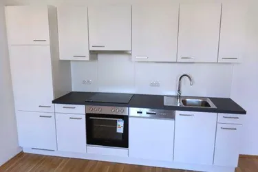 Erstbezug: Sanierte 3 ZIMMER-Wohnung, neue Einbauküche, neue Sanitäranlagen (Bad + WC), WG-tauglich!