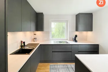 Expose Neuwertige möblierte 3 Zimmer Wohnung mit Designer Küche und Loggia